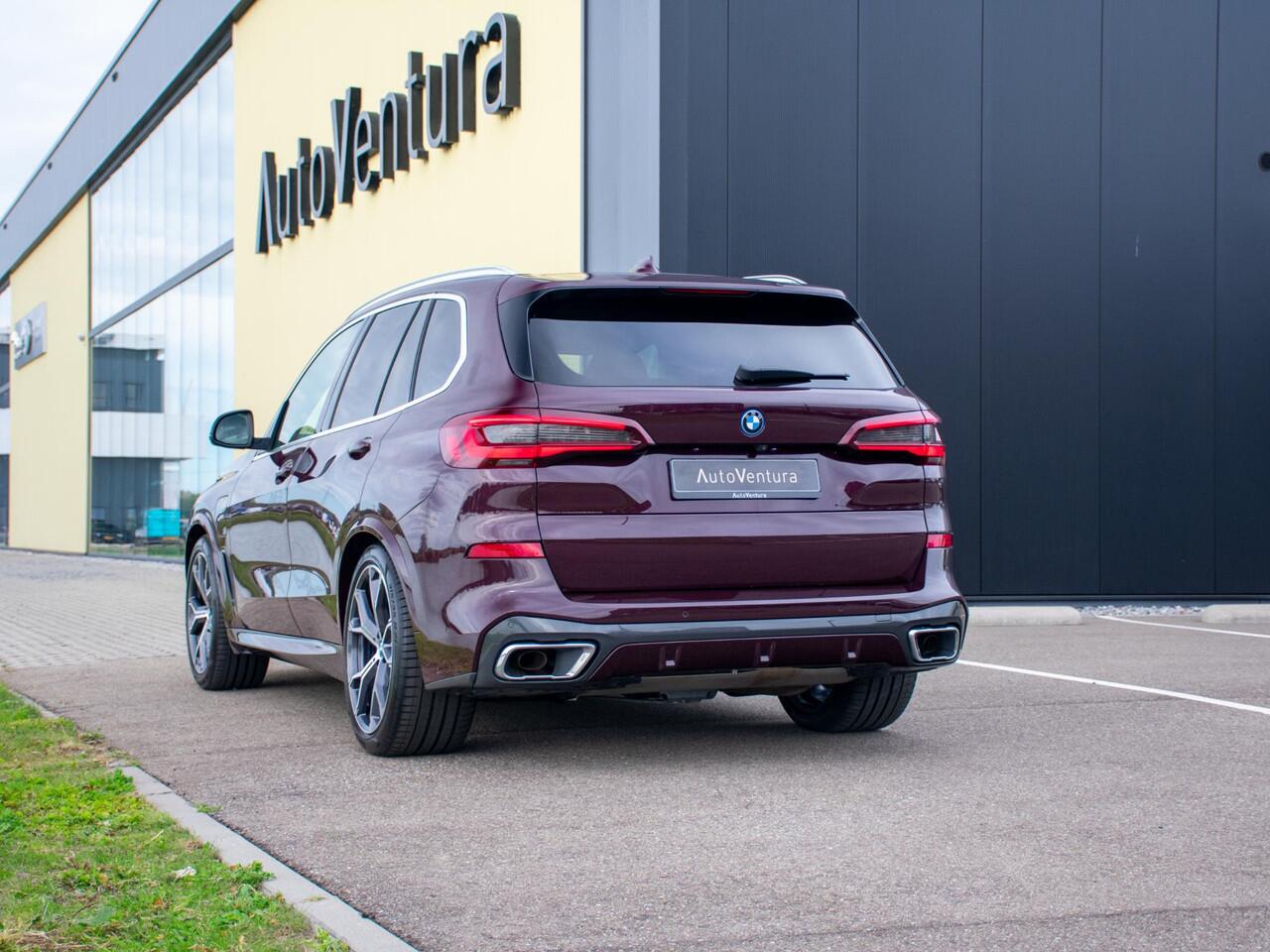 BMW X5 xDrive45e High Executive | Achteras besturing | Driving Prof | Pano | | Alcantara hemelbkl. | 360 camera | 21" l M Sport