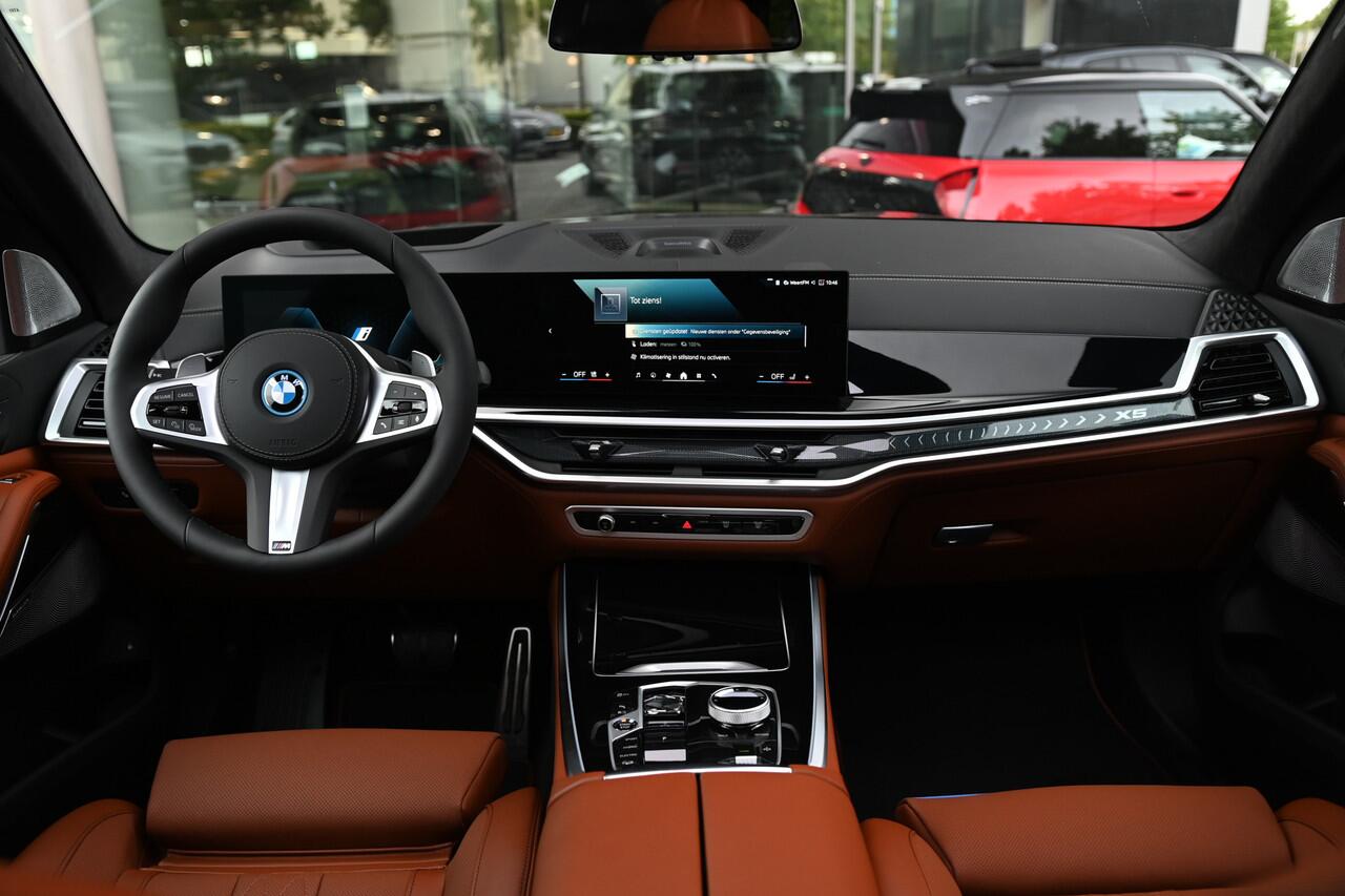 BMW X5 xDrive50e High Executive M Sport Automaat / Panoramadak Sky Lounge / Trekhaak / Bowers & Wilkins / Massagefunctie / Soft-Close / Parking Assistant Professional / Active Steering