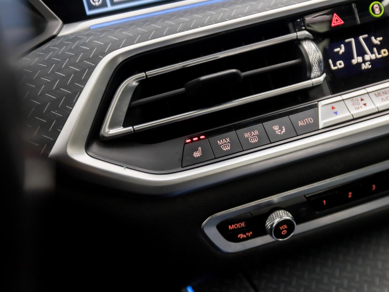 BMW X5 xDrive45e M Sport High Executive 395Pk Automaat (FULL OPTION, SKYLOUNGE PANORAMADAK, ALCANTARA HEMELBEKLEDING, M PAKKET, LUCHTVERING, APPLE CARPLAY, COMFORT ZETELS, LASER LED, ADAPTIVE CRUISE, HARMAN/KARDON, STUUR/STOELVERWA