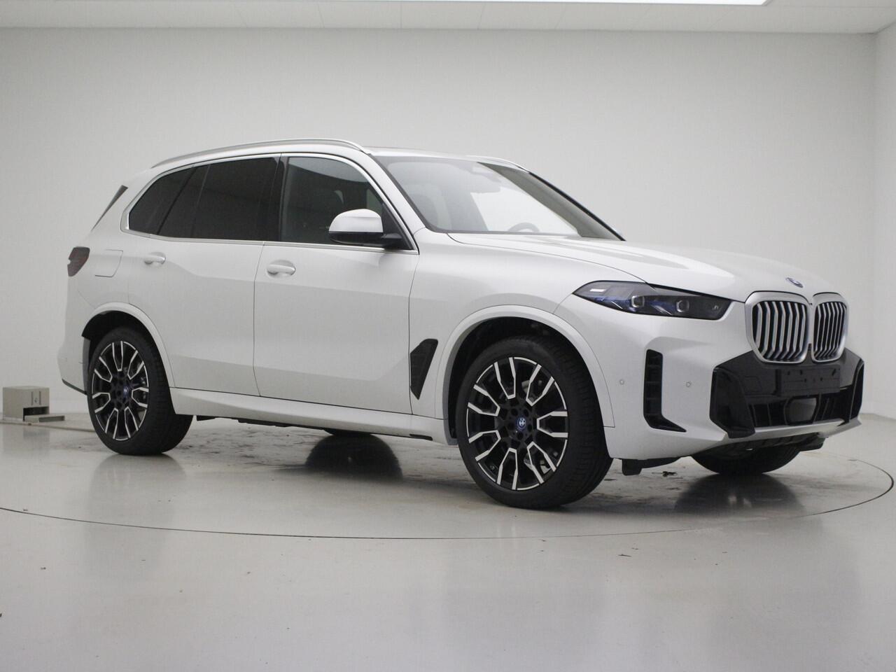 BMW X5 xDrive50e M-Sport | Panorama | 21" | Soft Close | Trekhaak | Comfortzetels met Ventilatie | Harman Kardon | Luchtvering v+a