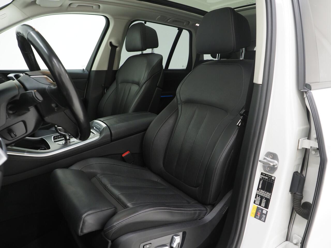 BMW X5 xDrive45e Full Black | Panoramadak | Luchtvering | Harman/Kardon | 360 | Keyless