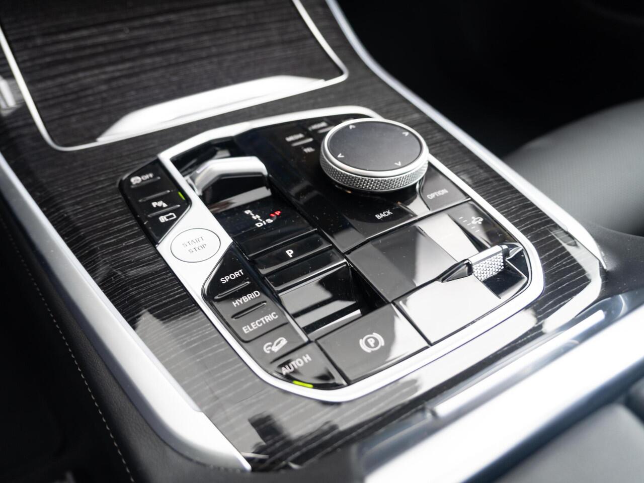 BMW X5 xDrive50e | M Sportpakket | Innovation Pack | Luchtvering | Comfort Access | Soft-Close | Panoramadak | Stoelverwarming | Harman Kardon | Trekhaak