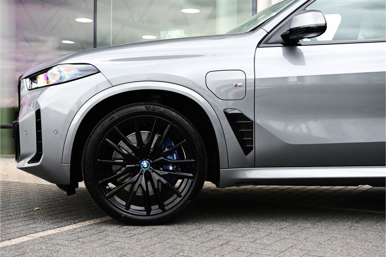 BMW X5 xDrive50e High Executive M Sport Automaat / Panoramadak / Trekhaak / Sportstoelen / Soft-Close / Parking Assistant Professional / Adaptief onderstel / Adaptieve LED / Harman Kardon