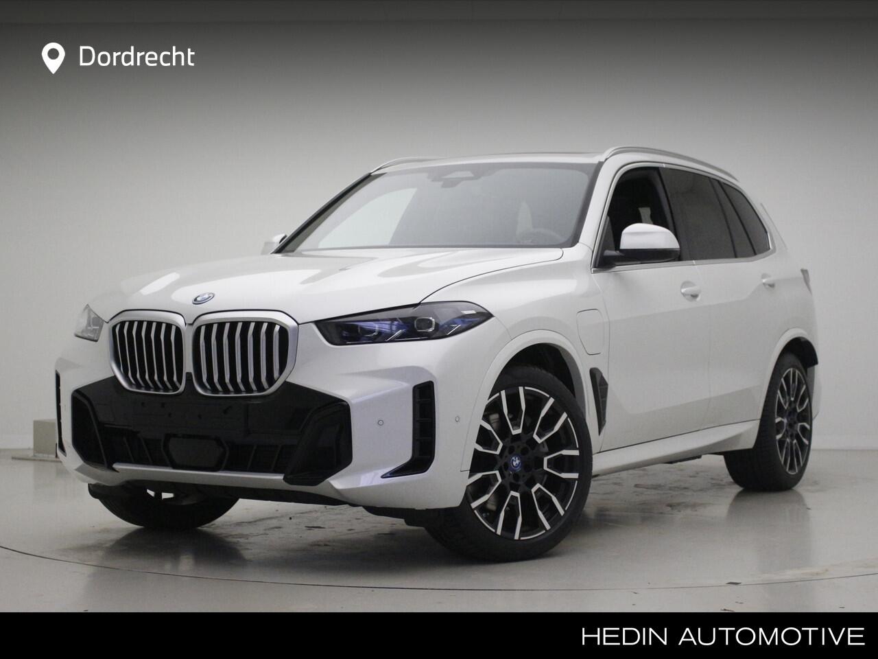 BMW X5 xDrive50e M-Sport | Panorama | 21" | Soft Close | Trekhaak | Comfortzetels met Ventilatie | Harman Kardon | Luchtvering v+a