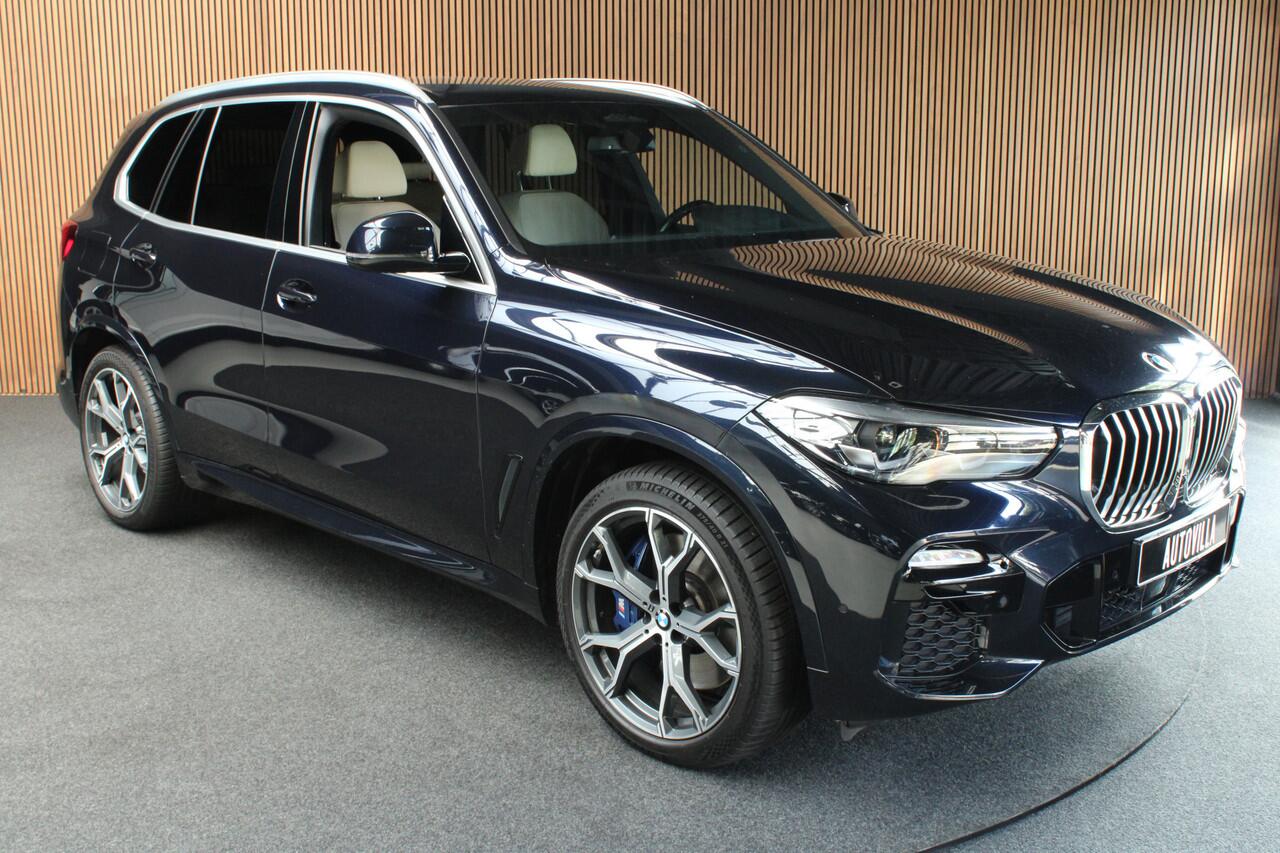 BMW X5 xDrive45e M-sport HUD 360° ACC Matrix Leer Navi PDC Memory seats Elektr. bedienbaar achterklep Elektr. uitklapbare trekhaak Sportstoelen Luchtvering Stoelverwarming 21'' LM velgen BTW auto