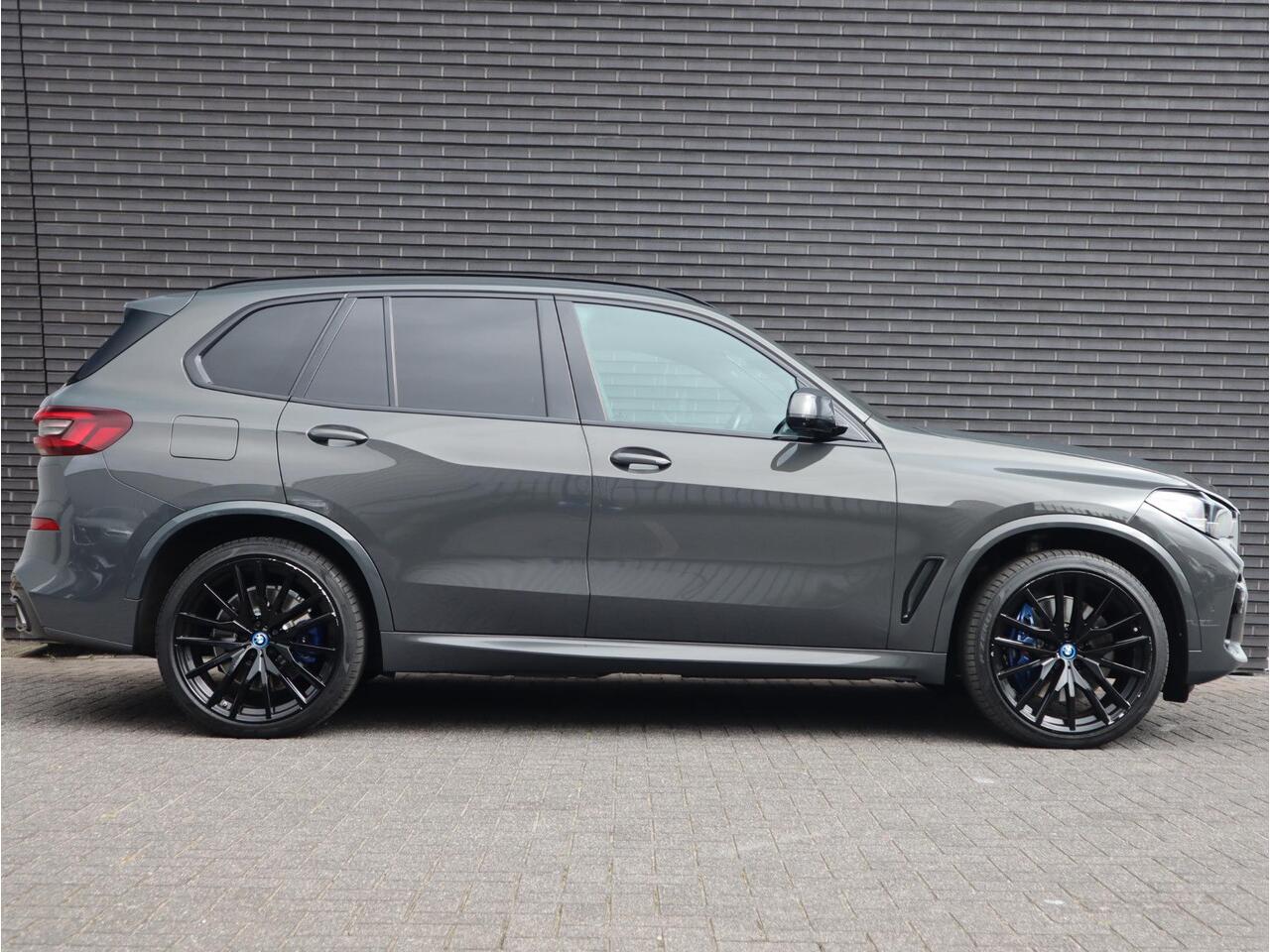 BMW X5 xDrive45e High Executive M Sport Pakket Automaat / Live Cockpit Professional / Panoramadak / Driving Assistant Professional / Trekhaak / Luchtvering / Comfortstoelen / M Sportremsysteem / 21 Inch / Hifi / Parkeerhulpsysteem Plus