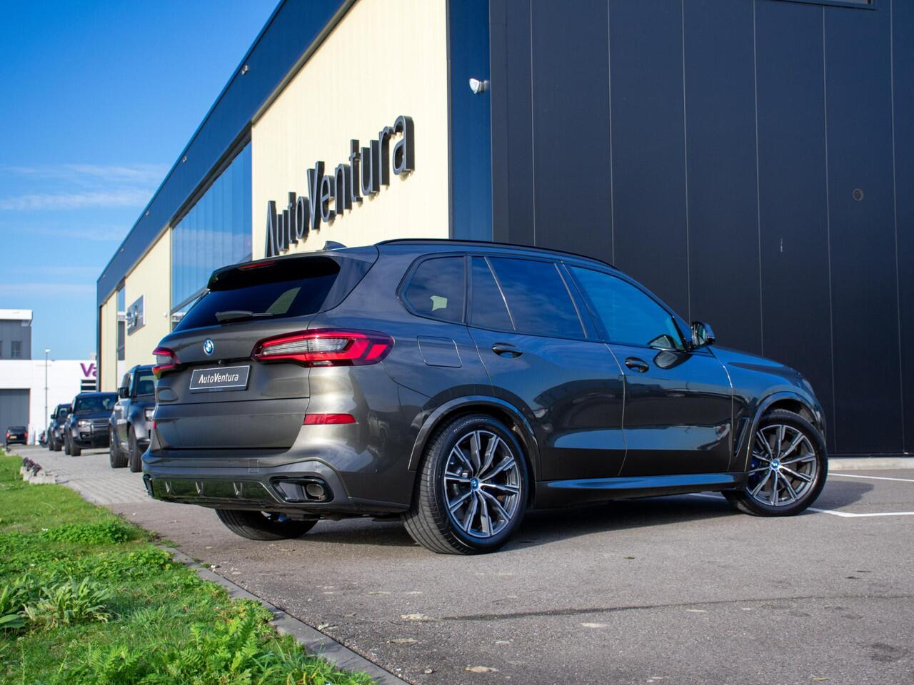 BMW X5 xDrive45e High Executive l M-sport l Comfort seats | Adaptive LED l 360 Camera l Head-Up l Manhattan Metallic |