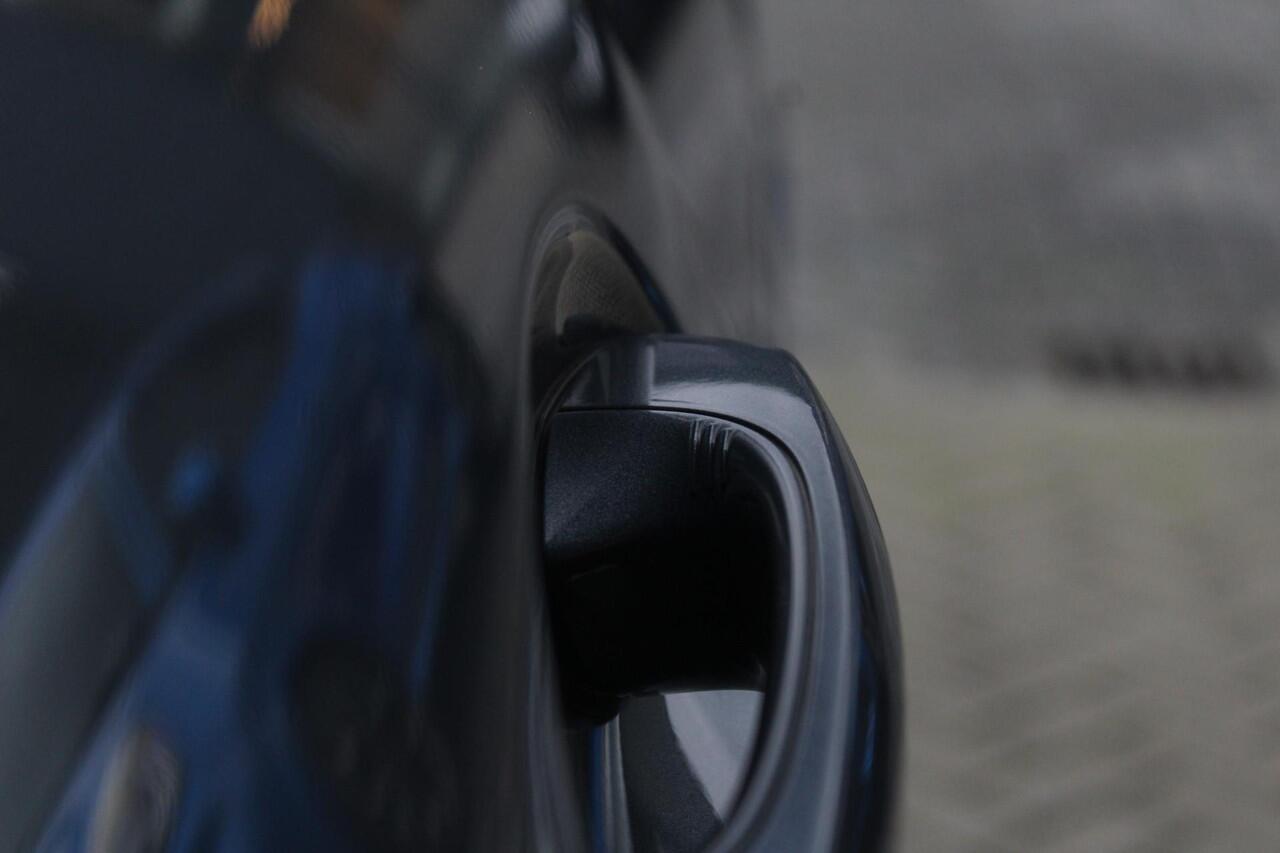 BMW X5 xDrive45e M-sport | Sky lounge | Stoelk. | Trekh. | 360 | Achteras besturing | Nieuwe banden achter