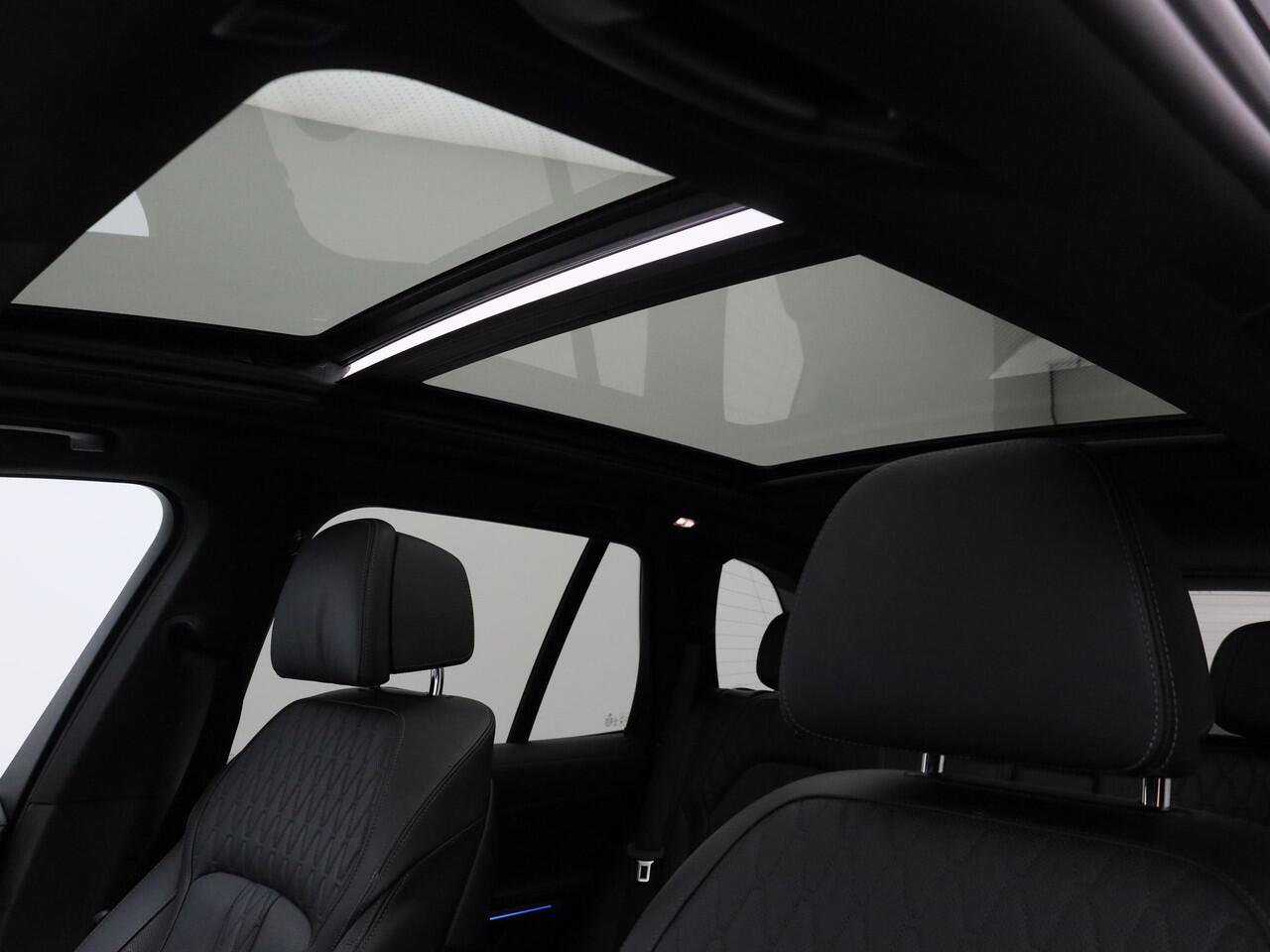 BMW X5 xDrive45e High Executive M-Sport | SKY LOUNGE | PANO | SOFT CLOSE | ADAPTIVE | H&K | LUCHTVERING | STOELVENT. | STOELVERW. | TREKHAAK