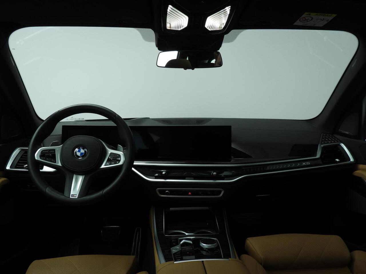 BMW X5 xDrive40i | M-Sportpakket | LED | HUD | Schuifdak | Trekhaak | Comfortzetels | DAB | Harman-kardon sound | Alu 22 inch