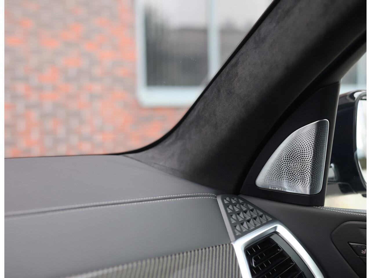 BMW X5 50e xDrive | Sky - Trekhaak - HUD - B&W