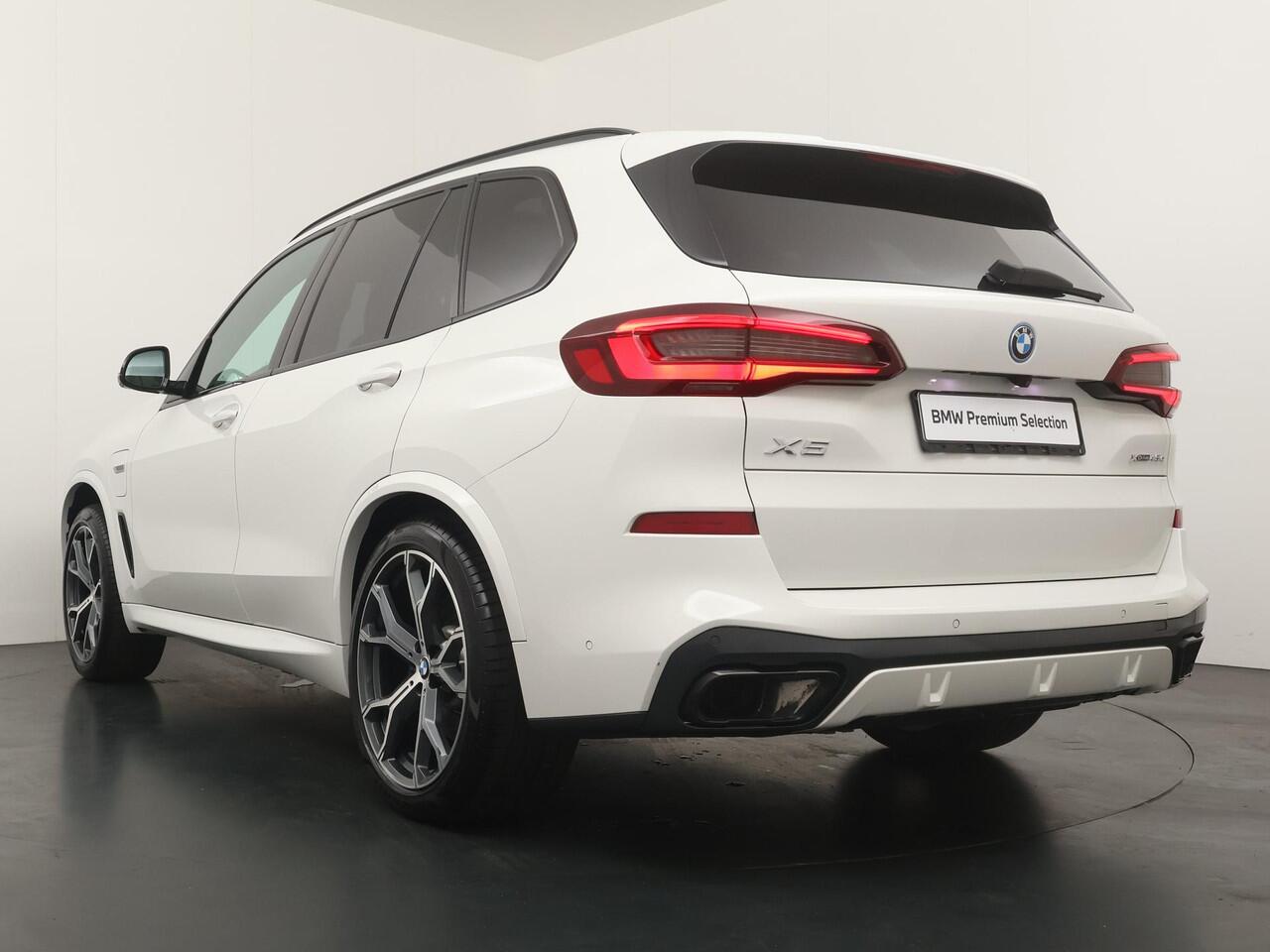 BMW X5 xDrive45e Executive M-Sportpakket | Glazen Panoramadak | Leder | Stoelverwarming voor én achter | Driving Assistant Professional | Head-Up Display | HiFi |