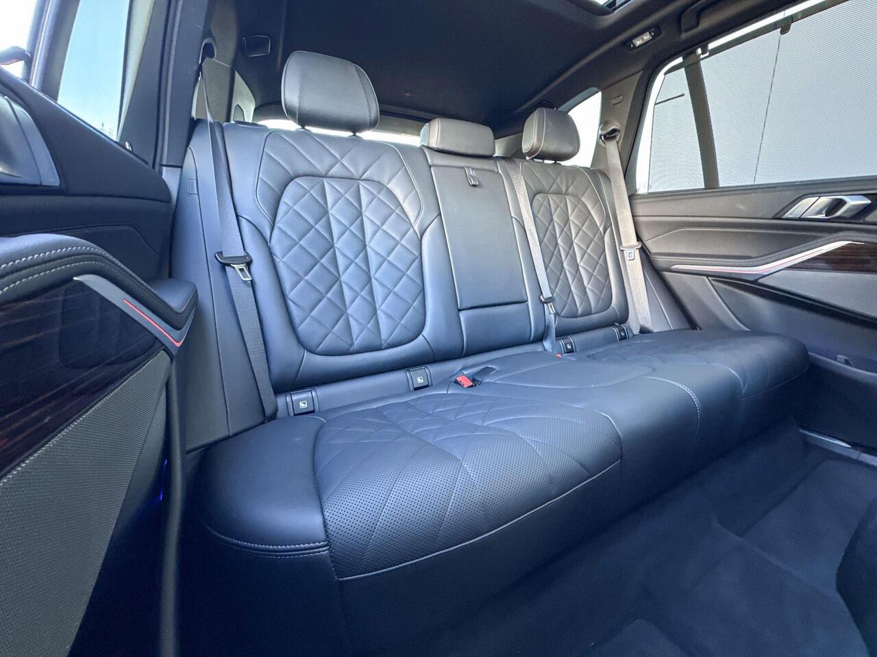 BMW X5 xDrive50e M-Sport Glazen Schuifdak / Massage / Stoelventilatie / Soft Close / Harman Kardon / Head-Up / 22 Inch / Trekhaak wegklapbaar