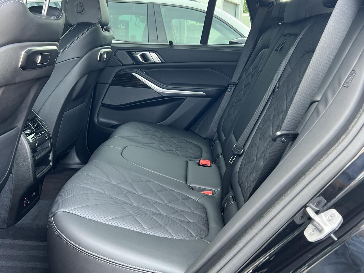 BMW X5 xDrive50e M-Sport Trekhaak Panoramadak Head-Up Display 360 Camera 22 Inch Velgen Luchtvering Live Cockpit Prof Park Assist Porf Stoel + Stuur Verwarming Plug In Hybride 1e Eigenaar Incl. BTW 6-Cilinder 489 pk