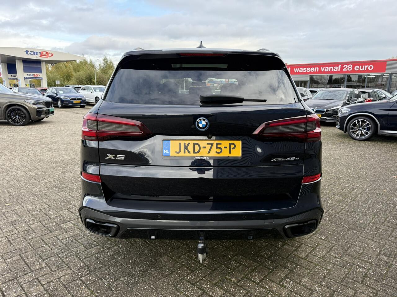 BMW X5 xDrive45e High Executive M-Sport Panoramadak Head-Up Display 22 Inch Laser Licht Trekhaak 4WD Besturing Buitenspiegels M Carbon Keyless Entry