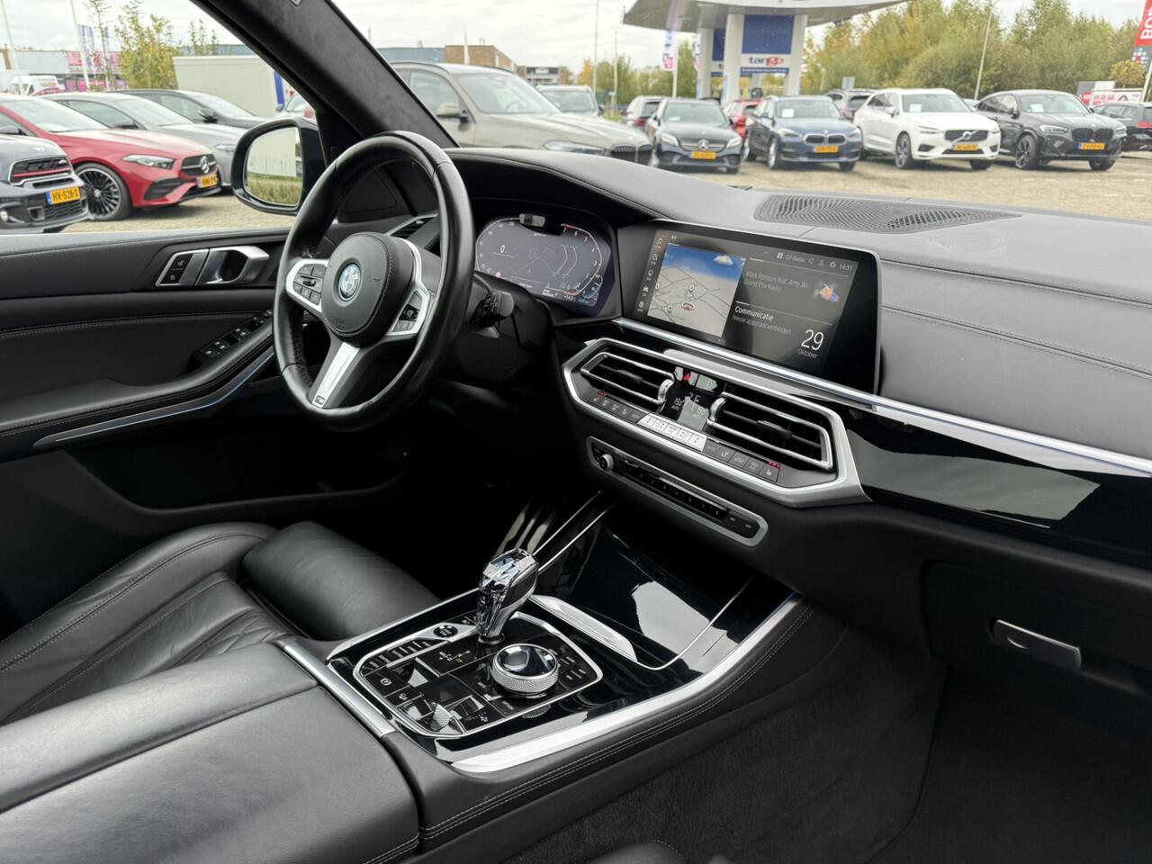 BMW X5 xDrive45e High Executive M-Sport Panoramadak Head-Up Display 22 Inch Laser Licht Trekhaak 4WD Besturing Buitenspiegels M Carbon Keyless Entry