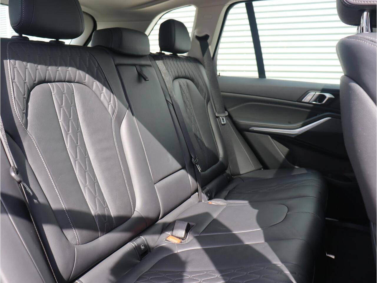 BMW X5 xDrive45e | High Executive | Driving Assistant | Panodak | Adaptive Cruise Control | Head-Up | Trekhaak | 19'' LMV