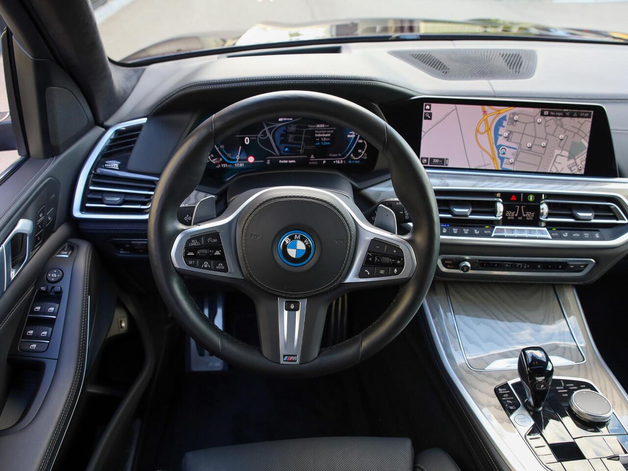 BMW X5 xDrive45e High Executive | Achteras besturing | Driving Prof | Pano | | Alcantara hemelbkl. | 360 camera | 21" l M Sport