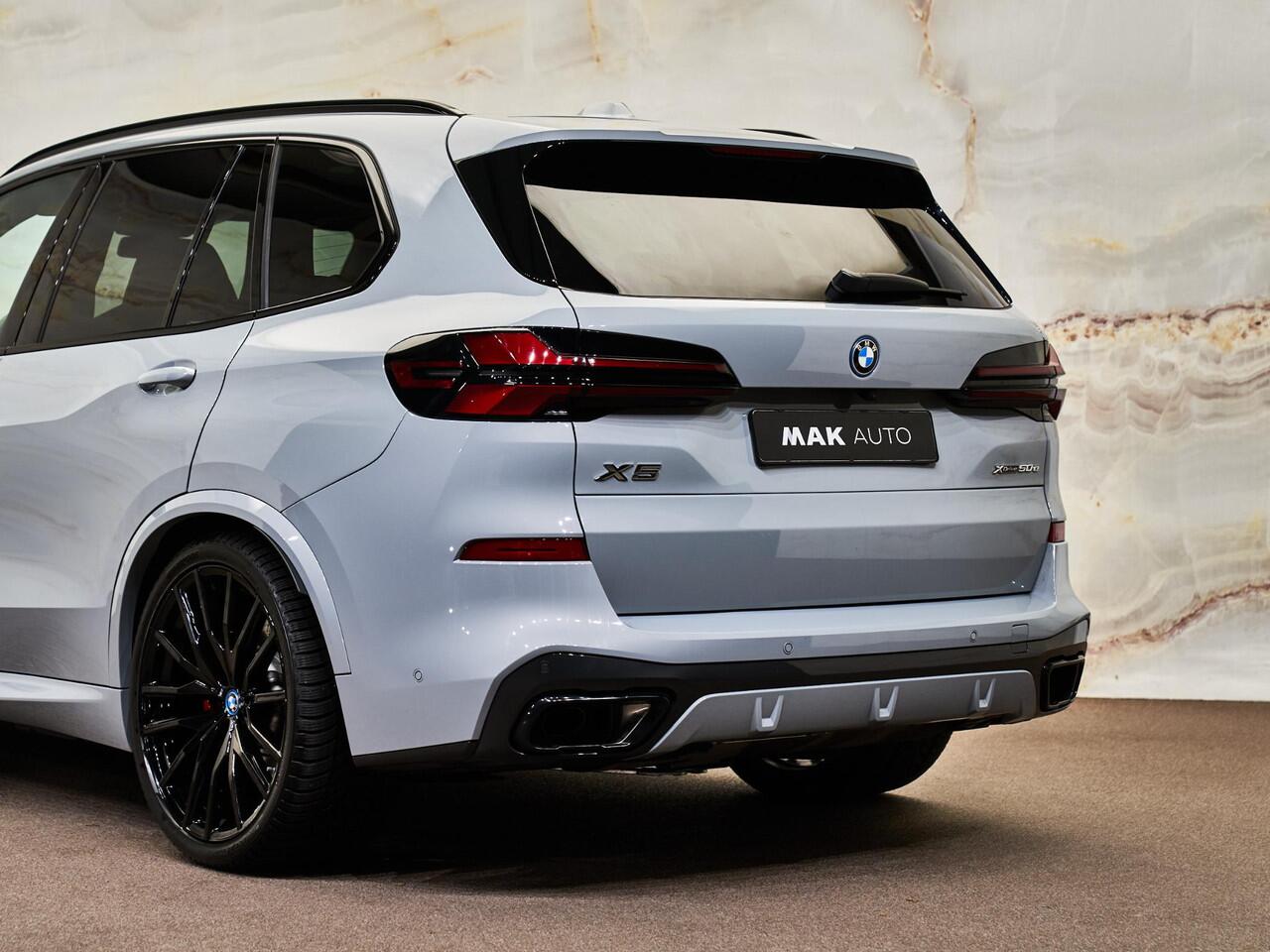 BMW X5 xDrive50e M Sport Pro, M stoelen, 4-wielbest., B&W, massage, CraftedClarity, pano, Merino, memory, 22", HUD, tr.haak, privacy