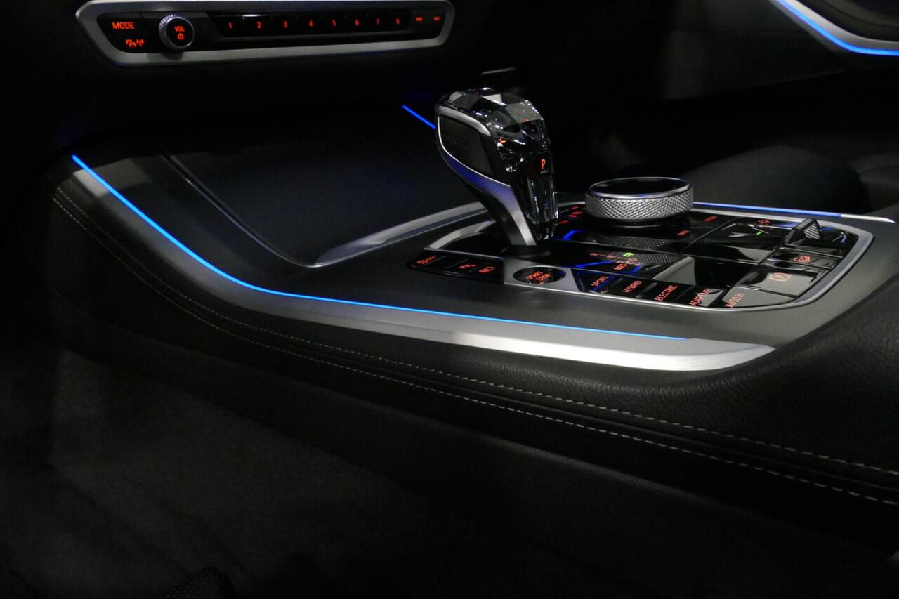 BMW X5 xDrive45e High Executive / M Sport / Panoramadak / Soft-close / Koplamp Laser / Elektr. verstelbare voorstoelen + memory / Luchtvering / Stoelverwarming voor + achter / Stoelventilatie / Head-Up Display / Apple Carplay - Andriod Auto / Ambiente verlichtin