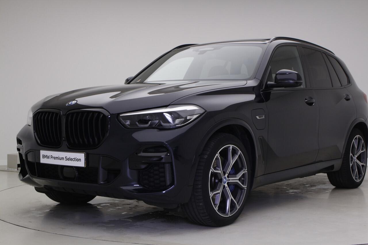 BMW X5 xDrive45e High Exe | M-Sport | Comf. zetel + uitgebr. leder | Sky lounge dak | Harman/kardon | Co Pilot