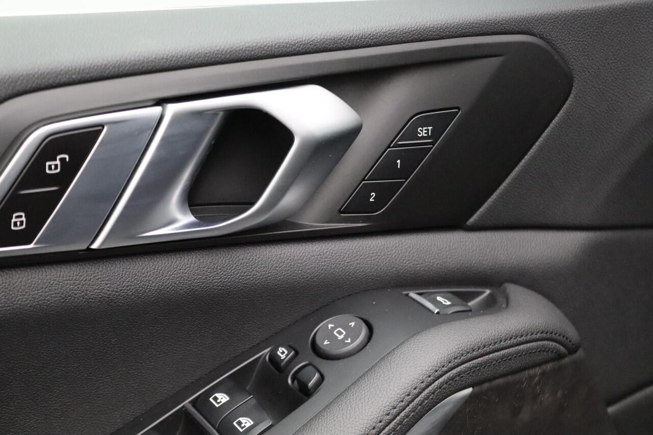 BMW X5 xDrive45e Executive | Integral Active Steering | Panoramadak | Elektrisch Verstelbare Stoelen | Driving Assistant Professional | Bowers & Wilkins | 19''