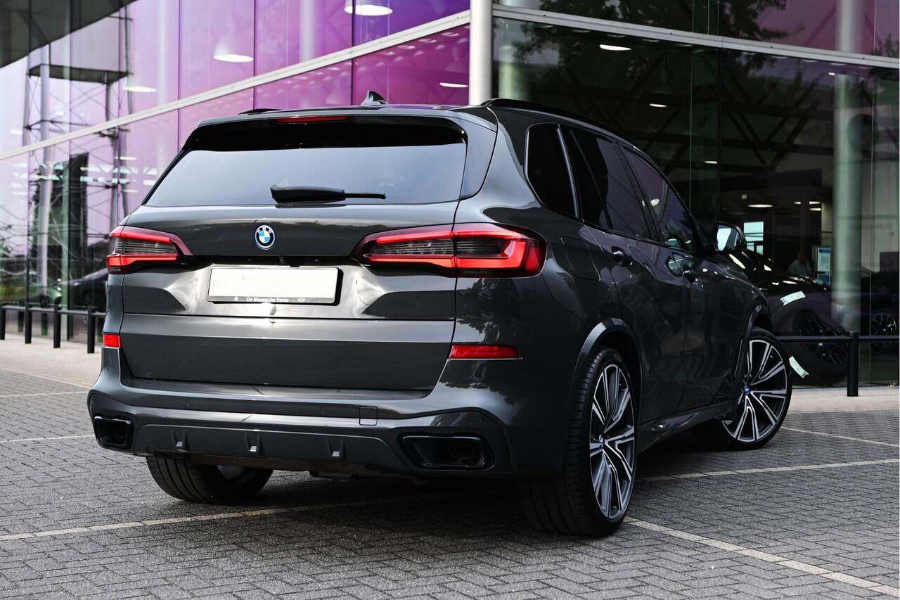 BMW X5 xDrive45e High Executive M Sport Automaat / Panoramadak / Trekhaak / Sportstoelen / Laserlight / Achteruitrijcamera / Soft-Close / Head-Up / Adaptief onderstel