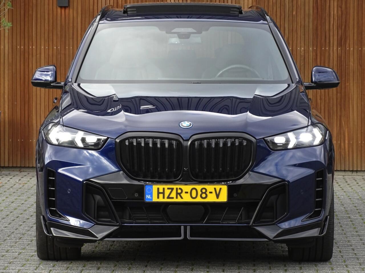 BMW X5 X5 50e X-drive 490PK / M- Individual / B&W / Carbon / 2024