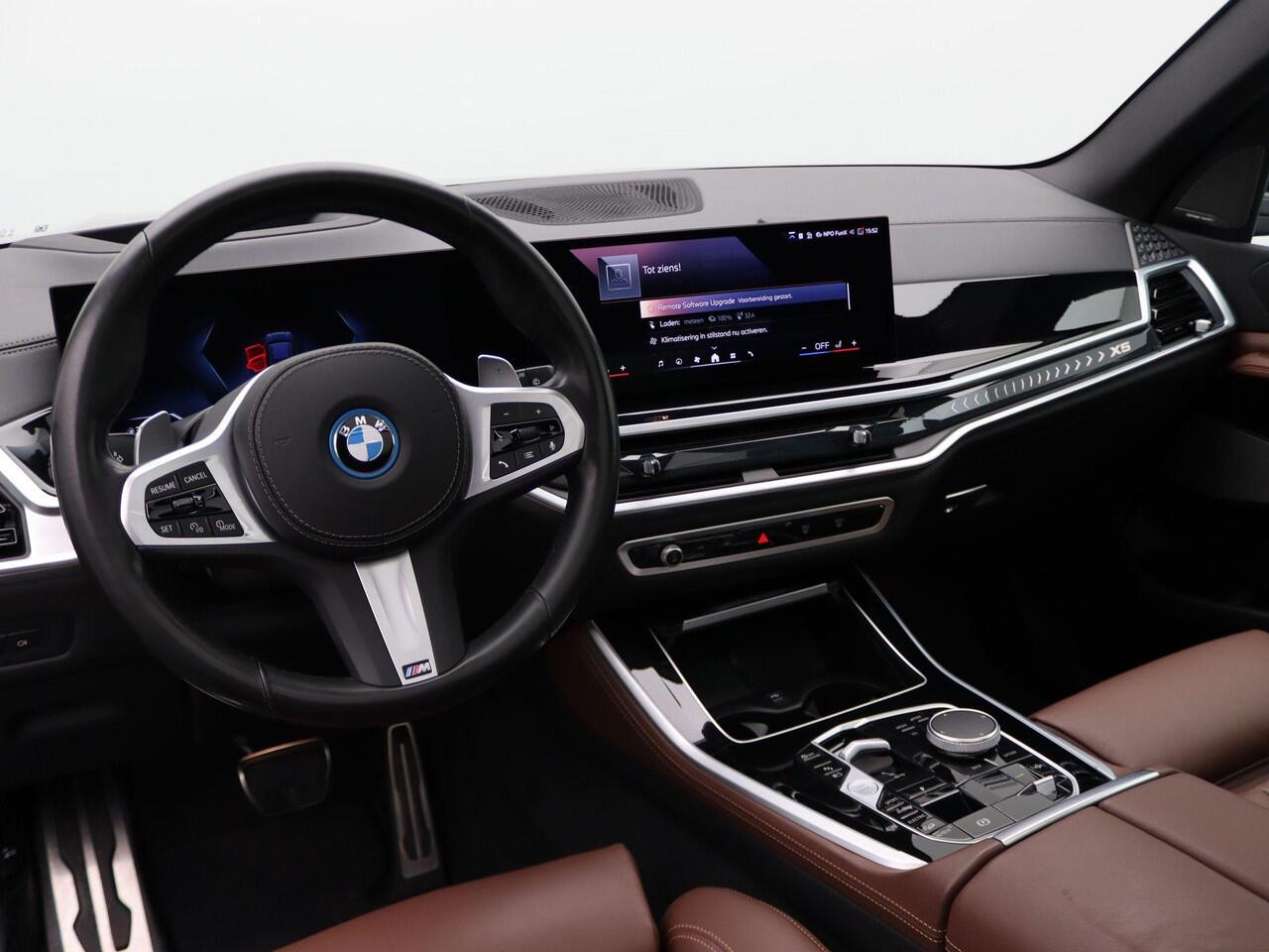 BMW X5 xDrive50e M Sportpakket | Innovation Pack | Travel Pack | Panoramadak | Driving Assistant | DAB | Harman Kardon | 21''