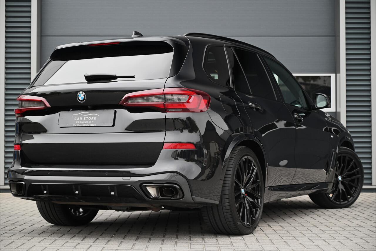 BMW X5 xDrive45e M-SPORT / SKYLOUNGE PANO / M-PERF SEATS / B&W / CARBON / LASER / HUD / 4 WIELSTURING