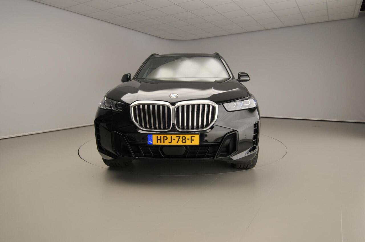 BMW X5 xDrive40i | M-Sportpakket | LED | HUD | Schuifdak | Trekhaak | Comfortzetels | DAB | Harman-kardon sound | Alu 22 inch