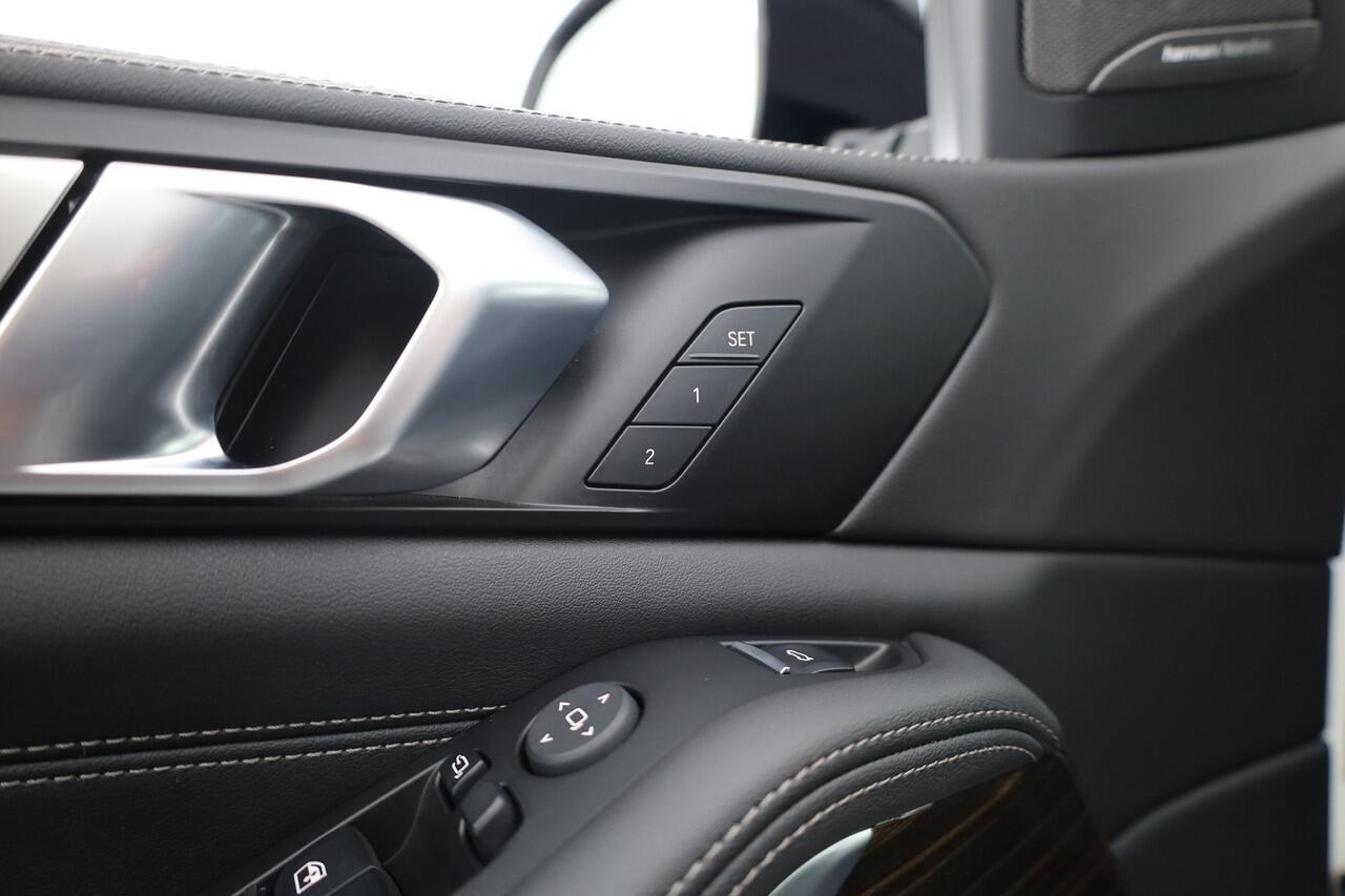 BMW X5 xDrive50e M Sport | HUD | Harman Kardon | 22'' | 360cam | Luchtvering | Iconic Glow | Shadow line