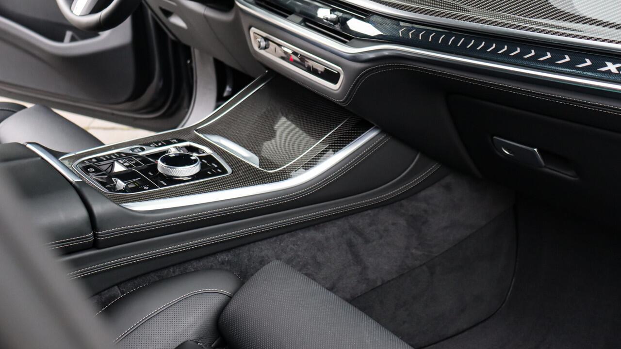 BMW X5 xDrive50e M-Sport Pro | Massage | Sky Lounge | Harman/Kardon | Soft-Close | Head-up | Carbon | Achterasbesturing