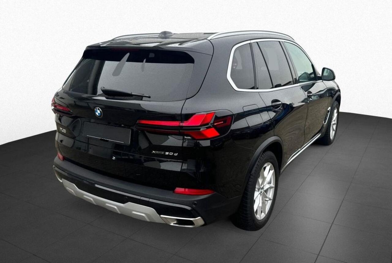 BMW X5 xDrive30d Grijs Kenteken ACC Panoramadak Trekhaak Head-Up Comfortstoelen Harman Kardon