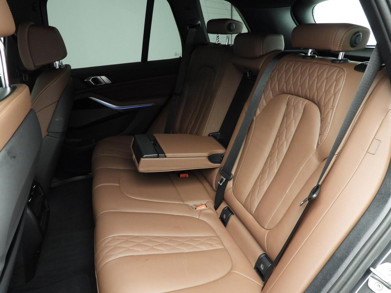 BMW X5 xDrive50e | M-Sportpakket | LED | Leder | HUD | Comfortzetels | Keyles go | Chrome line | DAB | Harman-kardon sound | Alu 21 inch