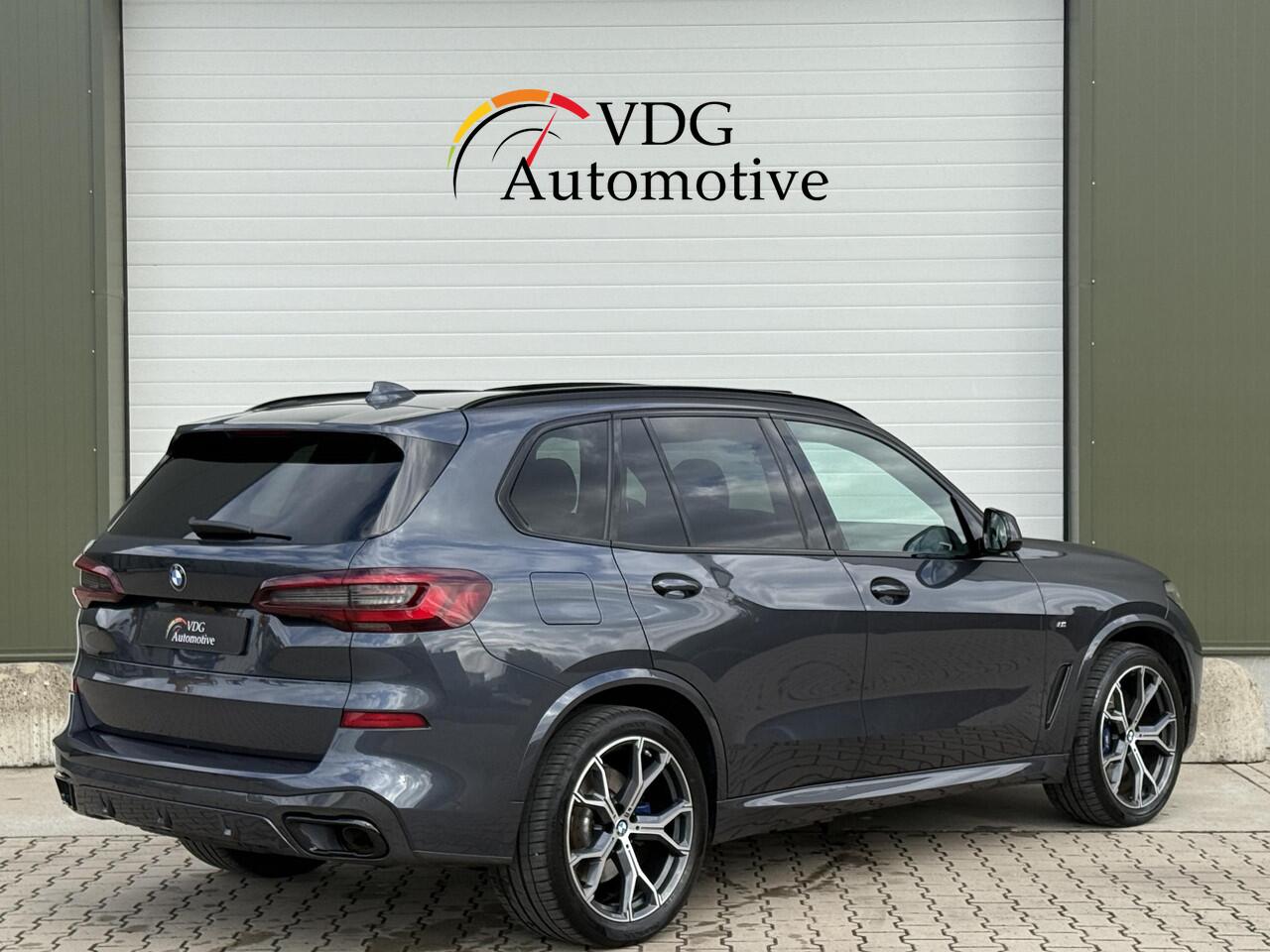 BMW X5 xDrive45e High Executive / M Sport / Pano / Head up / Sportzetels + Memory / 21" Y Spaak / Soft Close