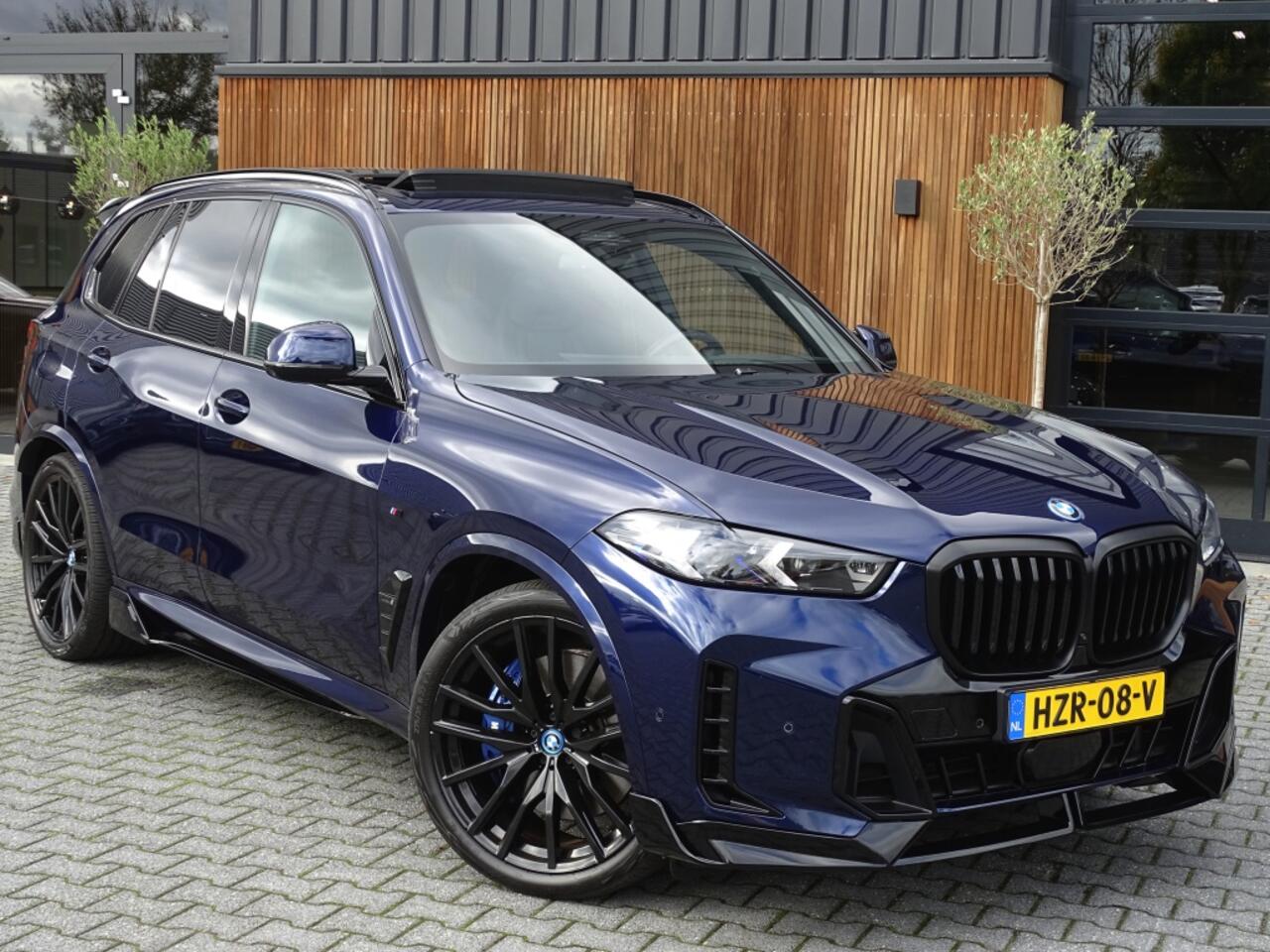BMW X5 X5 50e X-drive 490PK / M- Individual / B&W / Carbon / 2024