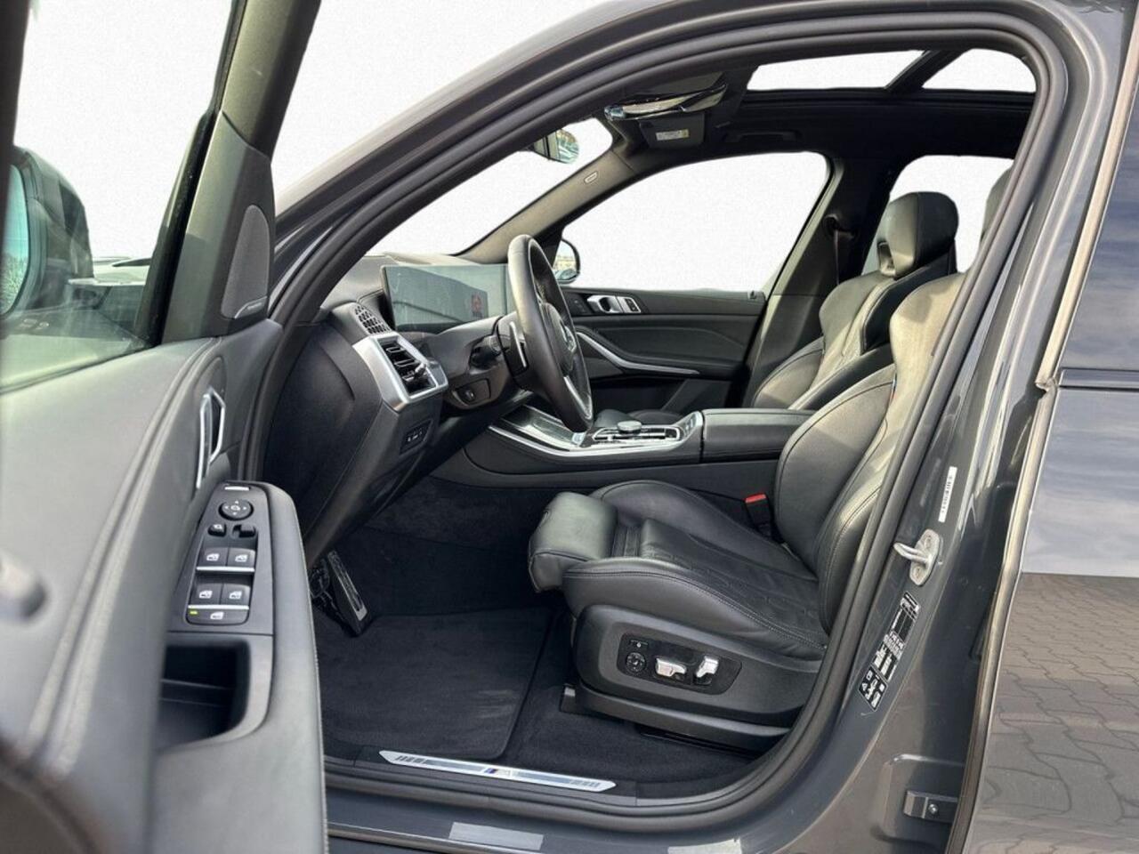 BMW X5 xDrive30d Grijs Kenteken ACC Panoramadak Head-Up 21 Inch Stoelkoeling Trekhaak