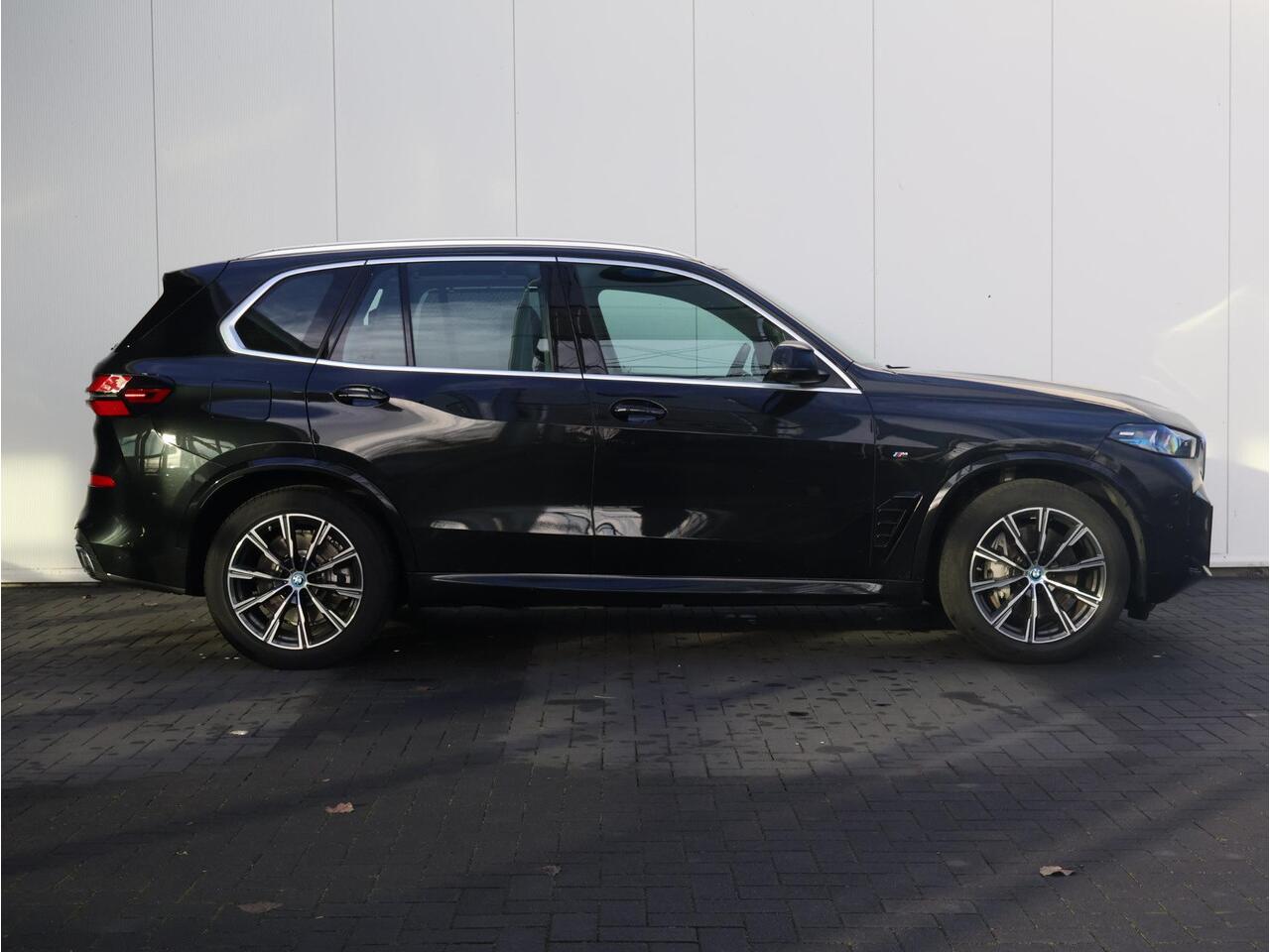 BMW X5 xDrive50e M Sportpakket/ 20 inch LM/ Comfort Access/ Elektrische Trekhaak/ Panoramadak/ Harman-Kardon