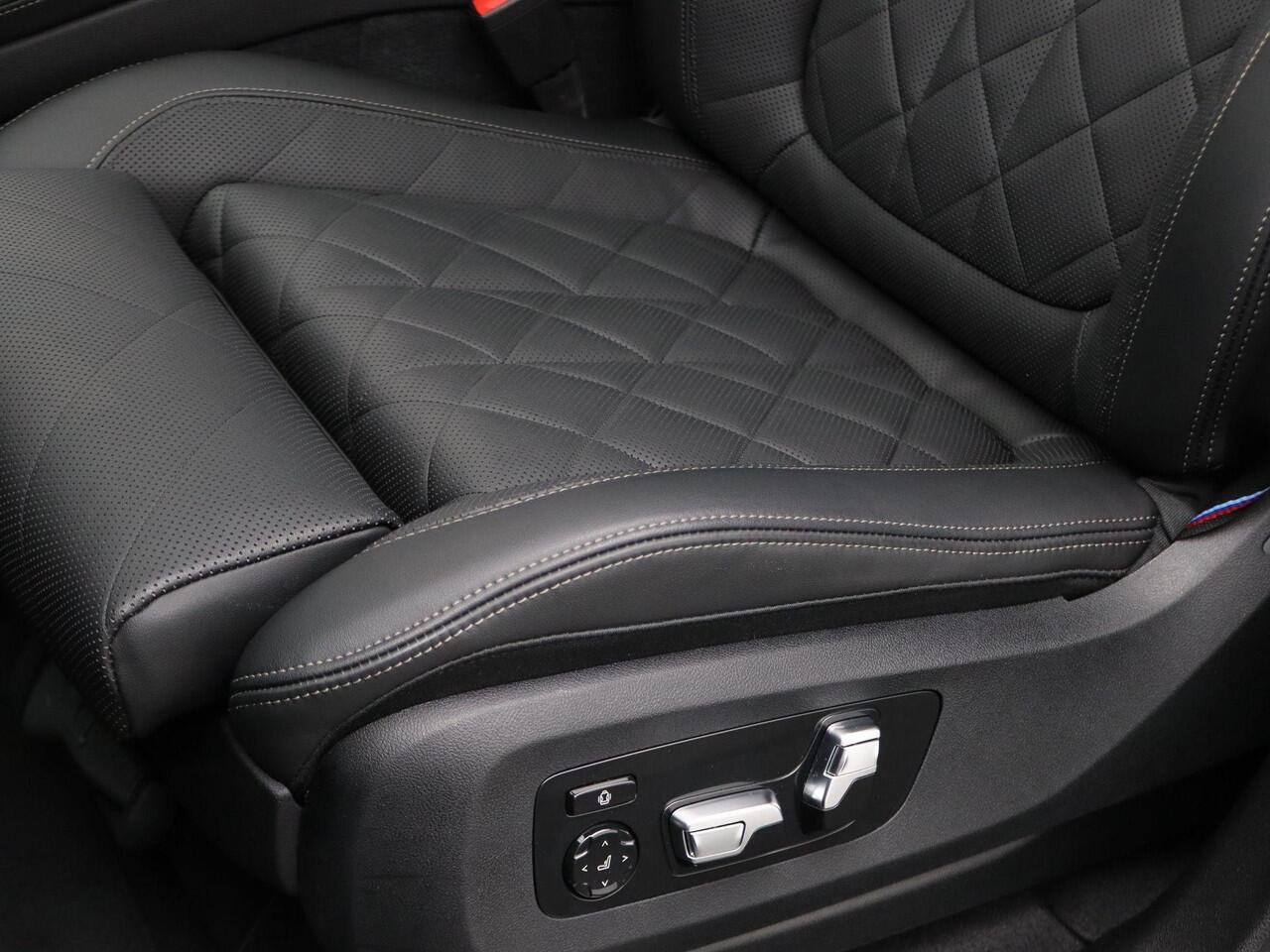 BMW X5 xDrive50e M Sportpakket Pro | Travel Pack | Innovation Pack | Integral Active Steering | Panoramadak | Comfortstoelen | Driving Assistant Professional | Harman Kardon | 21''