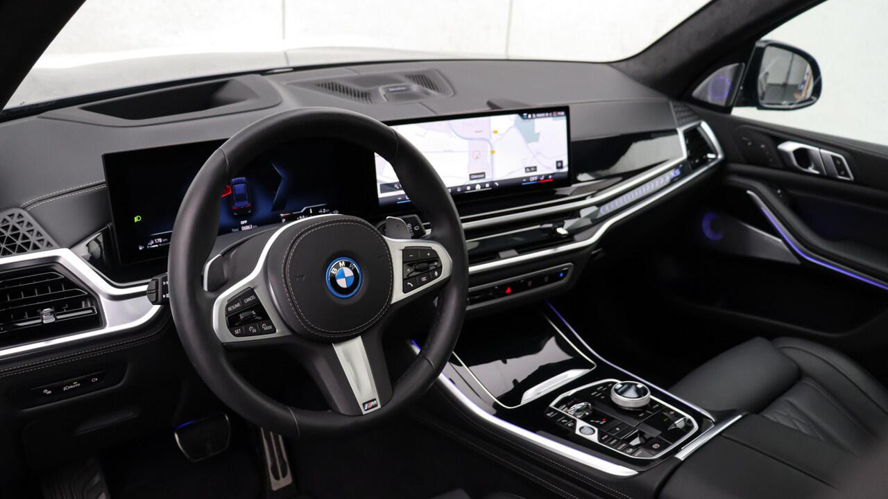 BMW X5 xDrive50e M-Sport Pro | Massage | Bowers & Wilkins | Sky Lounge | Soft-Close | Trekhaak | Stoelventilatie | Head-up