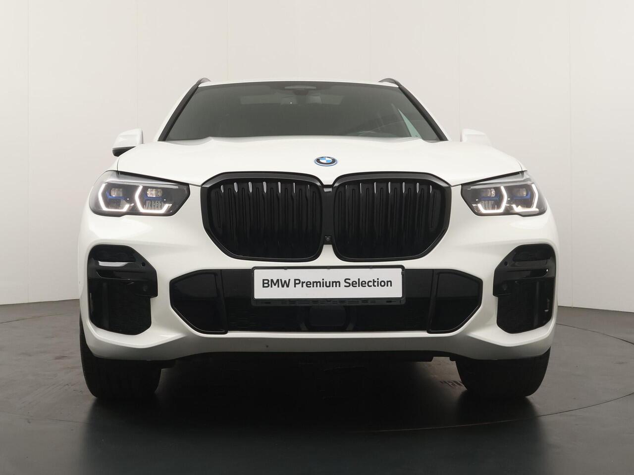 BMW X5 xDrive45e Executive M-Sportpakket | Glazen Panoramadak | Leder | Stoelverwarming voor én achter | Driving Assistant Professional | Head-Up Display | HiFi |