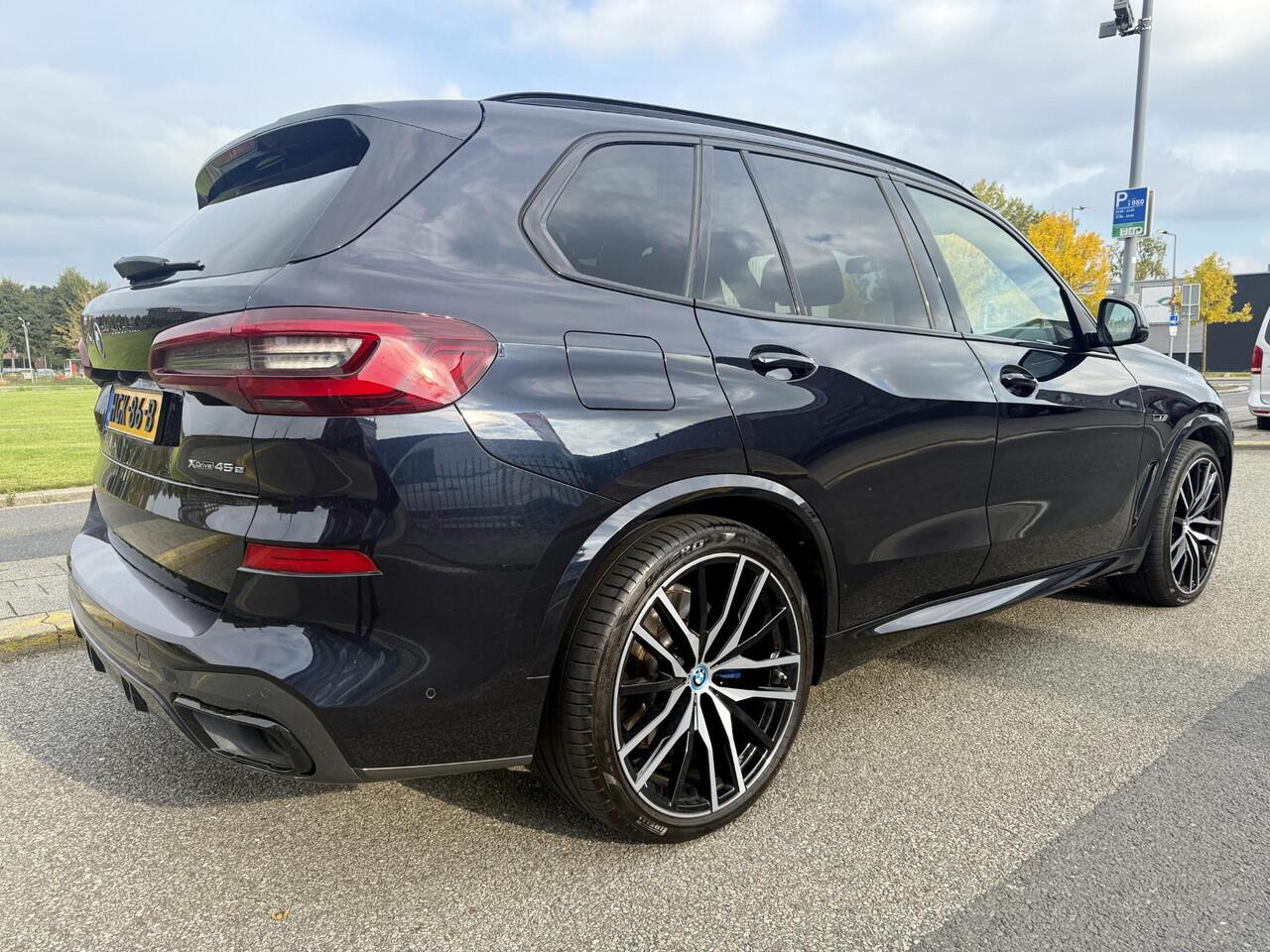 BMW X5 xDrive45e M-Sport Pano / 22 inch / HUD / 360 / Laser / Trekhaak / Vol!