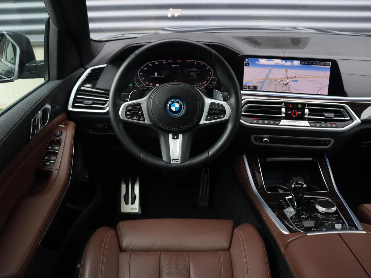 BMW X5 xDrive45e | High Executive | M Sportpakket |Panodak | Trekhaak | Driving Assistant Prof | Head-Up | Comfort Access | 21'' LMV