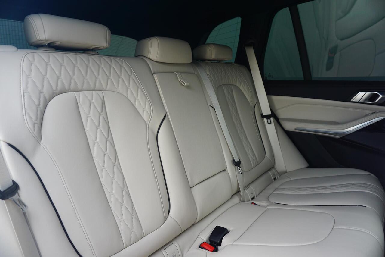 BMW X5 xDrive45e High Executive M Sportpakket 22'' / Panoramadak / Laserlight / Head-Up Display / Trekhaak