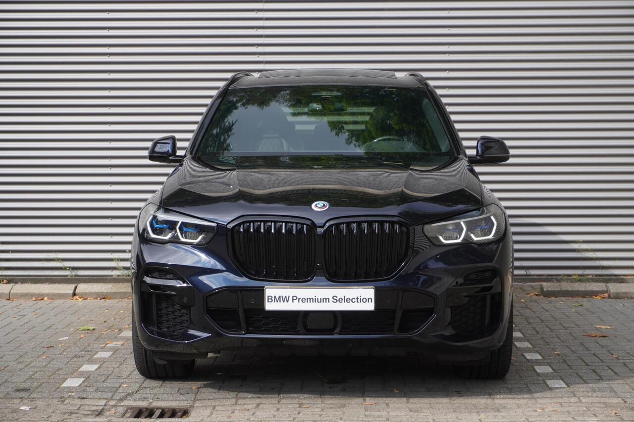 BMW X5 xDrive45e M Sportpakket | Driving Assistant Professional | Glazen panoramadak | Trekhaak met elektrisch wegklapbare kogel | HIFI System Harman Kardon | Head-Up Display | Stoelventilatie voor beide voorstoelen