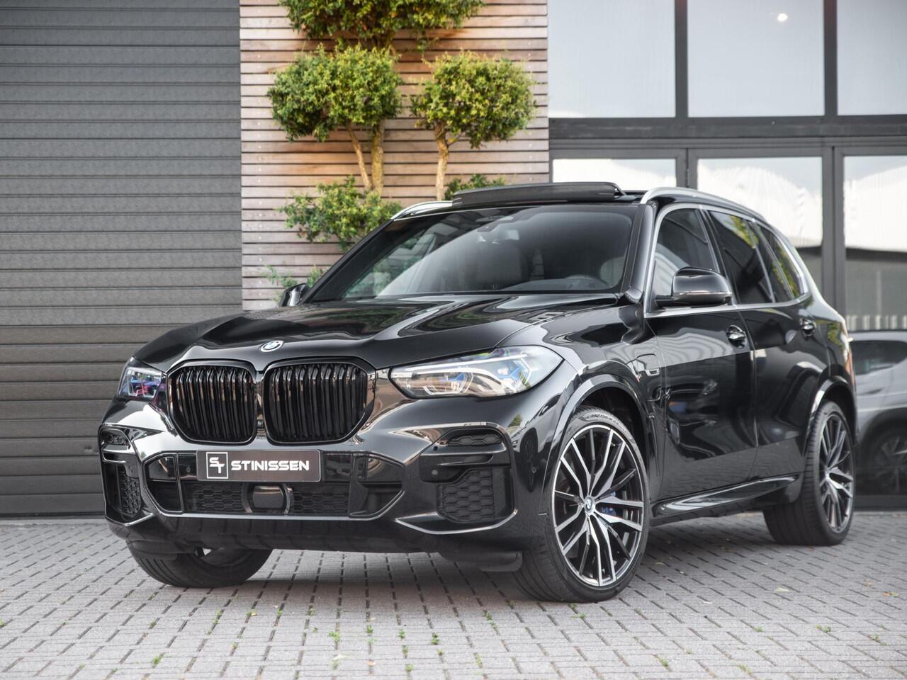 BMW X5 xDrive45e High Executive / M-Pakket / Panoramdak / 22" LMV / Laserlight / Wegklapbare Trekhaak / Luchtvering