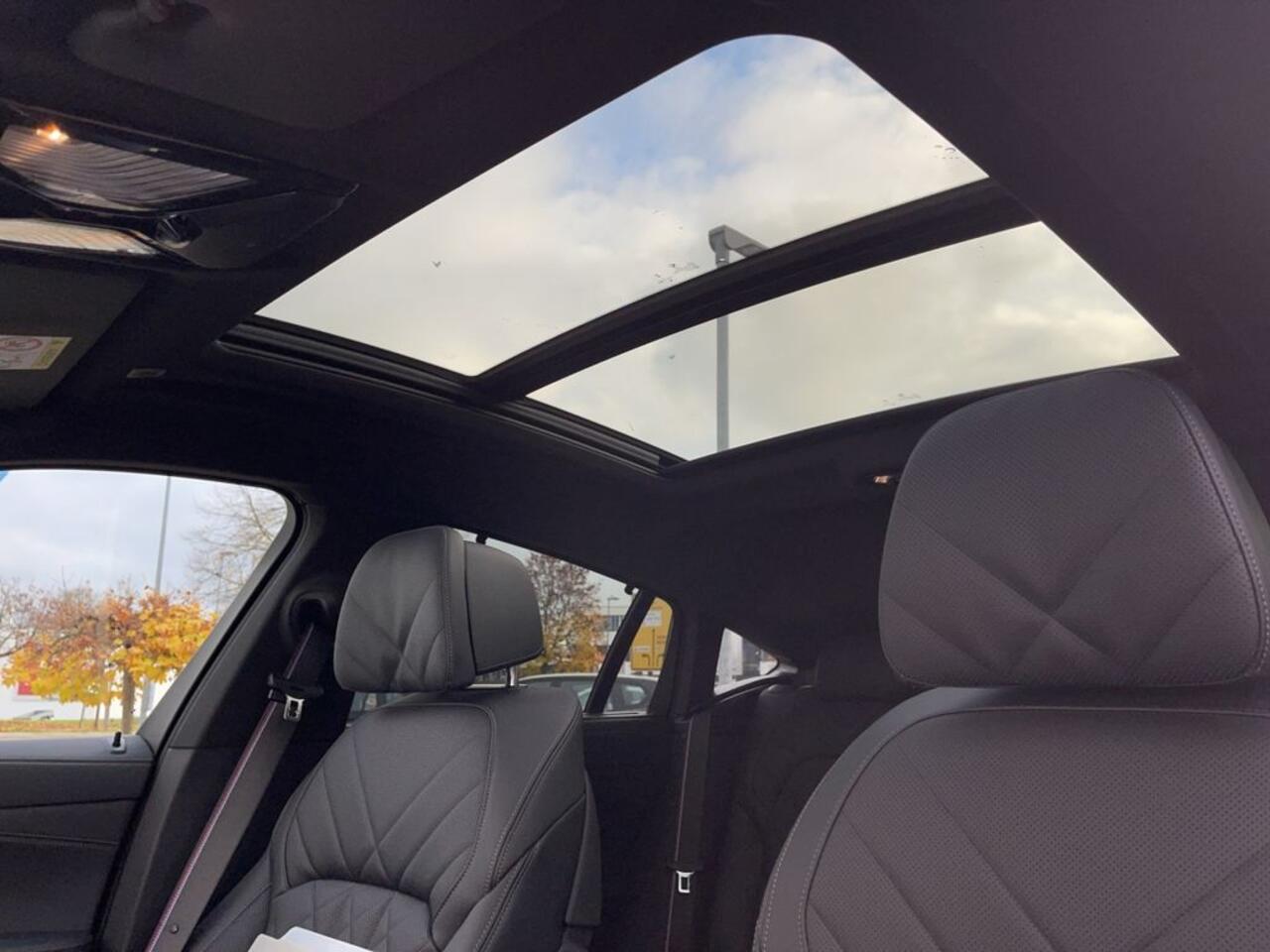 BMW X6 xDrive40i M-Sport 380 PK Massage Stoelkoeling Panoramadak Head-Up Trekhaak 360 Camera