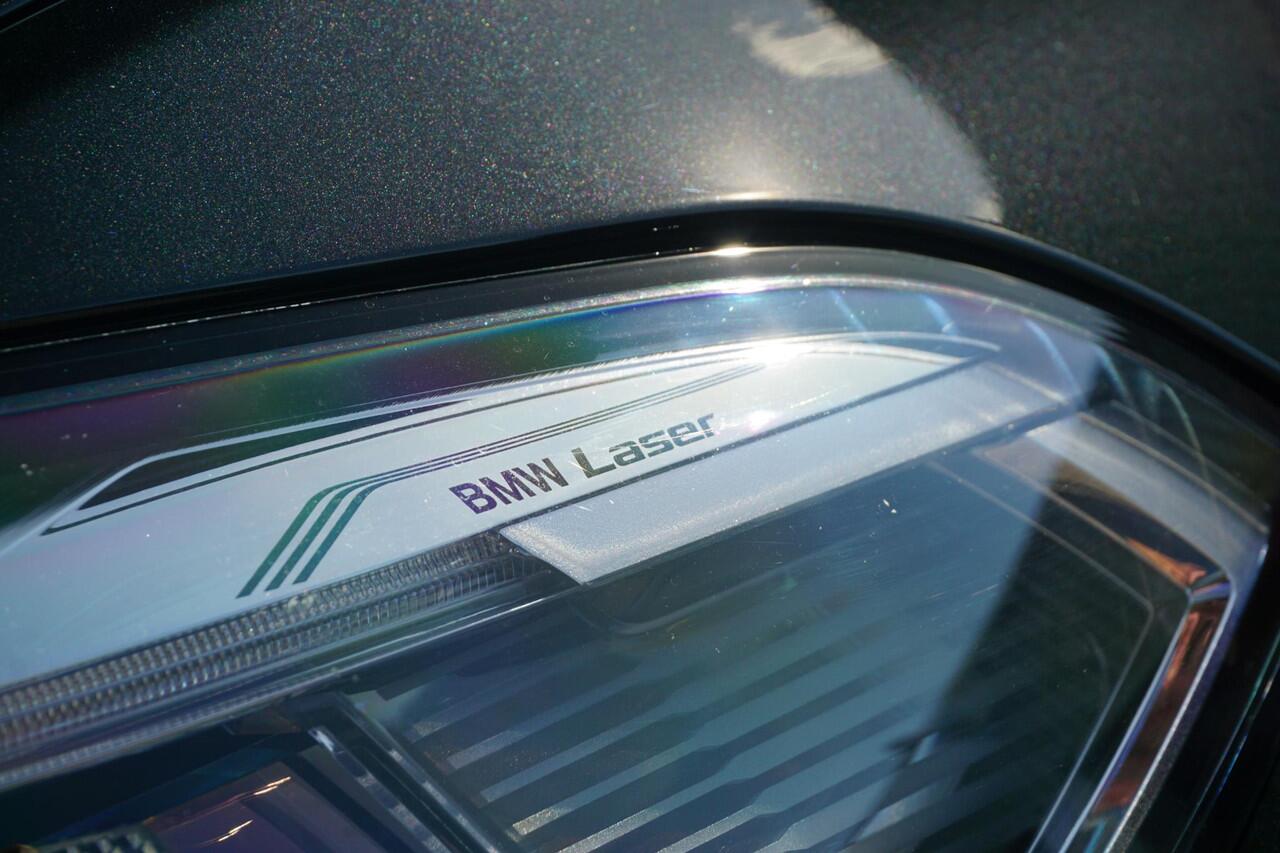 BMW X6 xDrive40i M Sportpakket 22'' / Panoramadak / Driving Assistant Professional / Head-Up Display