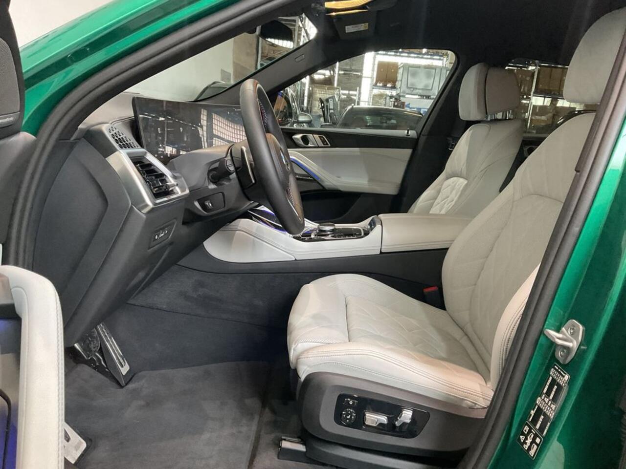 BMW X6 M60i xDrive M-Sport 530 PK V8 Stoelkoeling Soft Close Trekhaak Harman Kardon Comfortstoelen